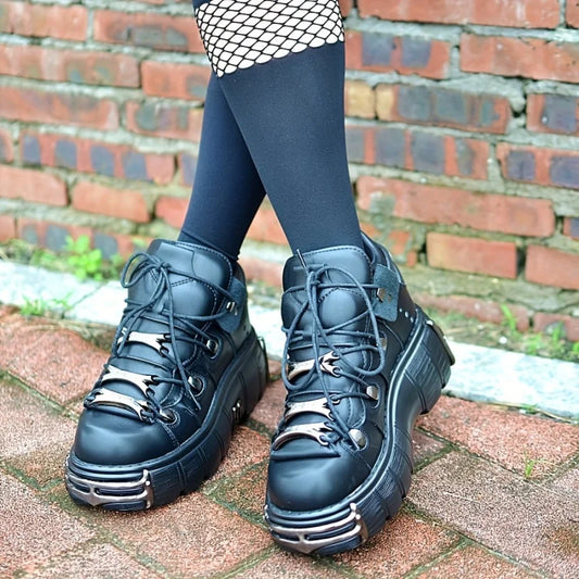 Thick Bottom Platform Women Sneakers Rock Metal Decoration Large Size Casual Trainers Punk Style Gothic Sport Shoes Female Daily